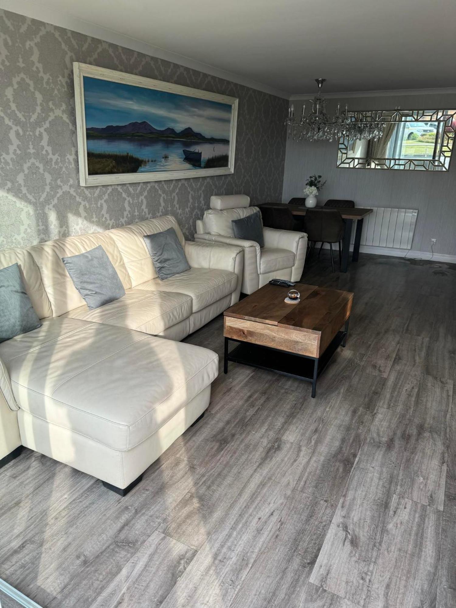 Largs Sea Front, Modern Apartment Стая снимка